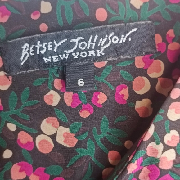 Vintage Betsey Johnson 40s Style Floral Silk Flutter Sleeve Dress Vintage Size 6 - Picture 3 of 12